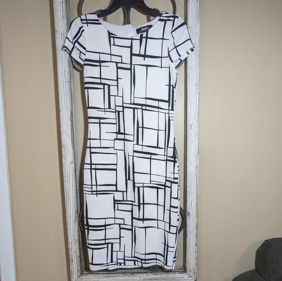 Lulu's Long and Drawn out dress medium - Picture 2 of 5